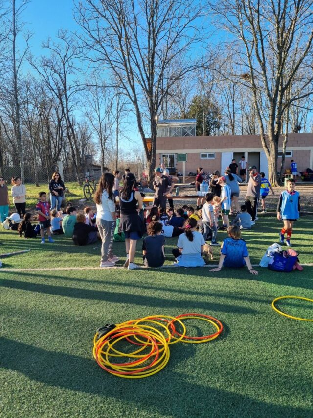 Niños y niñas de Villa Ciudad Parque vivieron variadas actividades en el Polideportivo-La Ola Digital