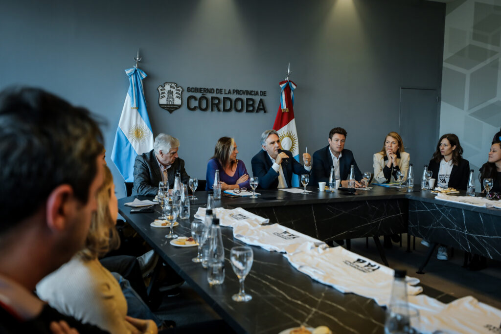 Llaryora vs. Milei: el Gobernador junto a legisladores nacionales, rechazó el veto a la Ley de Discapacidad-La Ola Digital