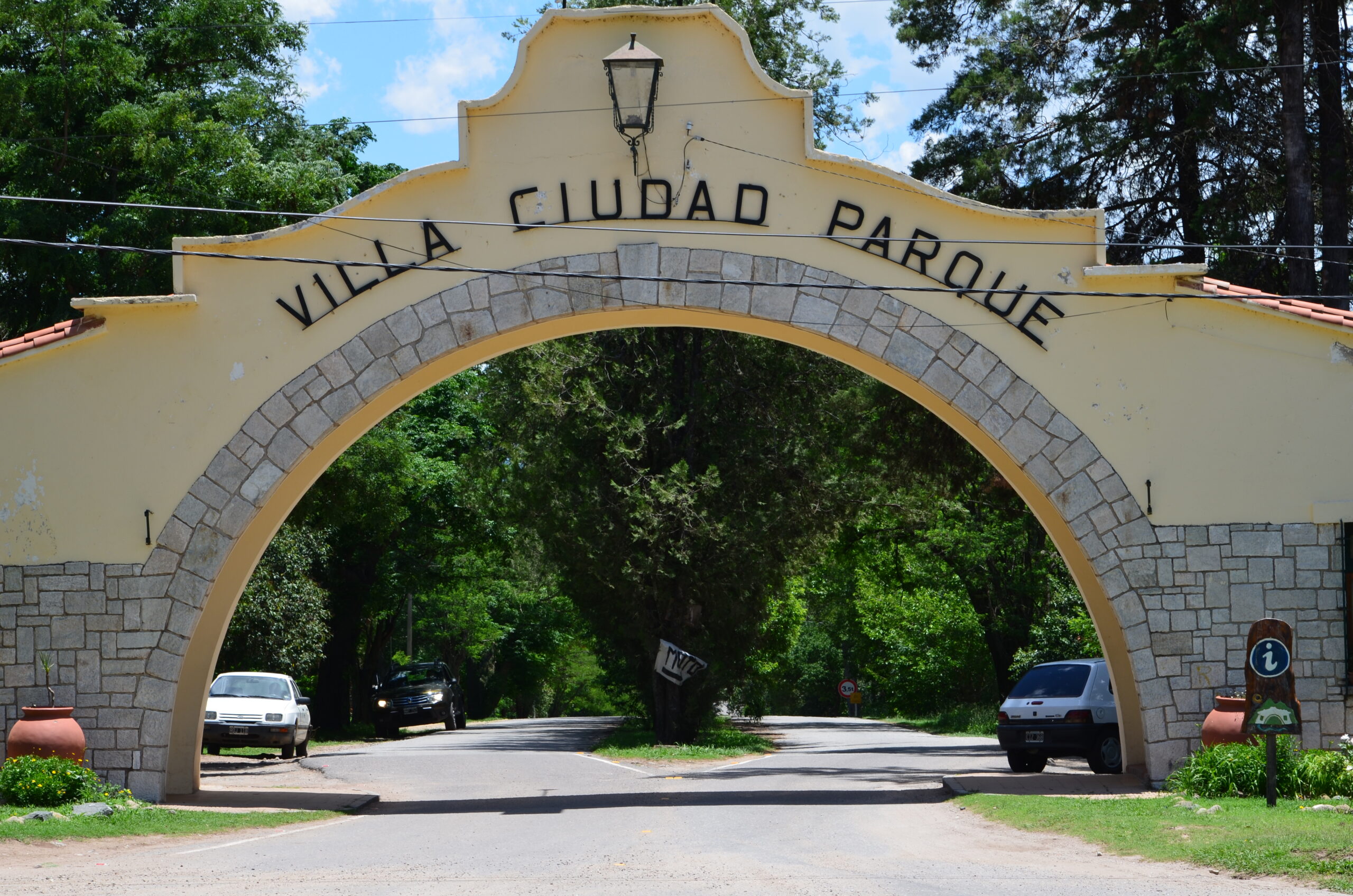 La Ministra de Ambiente de Córdoba llega a Villa Ciudad Parque a presentar un Centro Verde-La Ola Digital