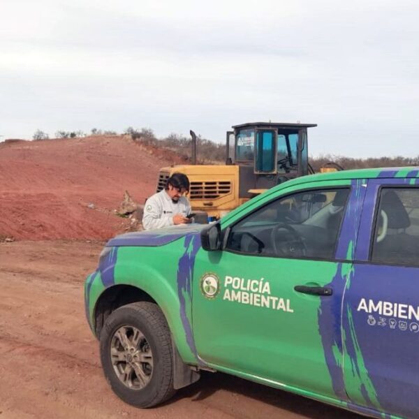 Villa Rumipal: Policía Ambiental ordenó el cierre preventivo y secuestró máquinas en canteras-La Ola Digital