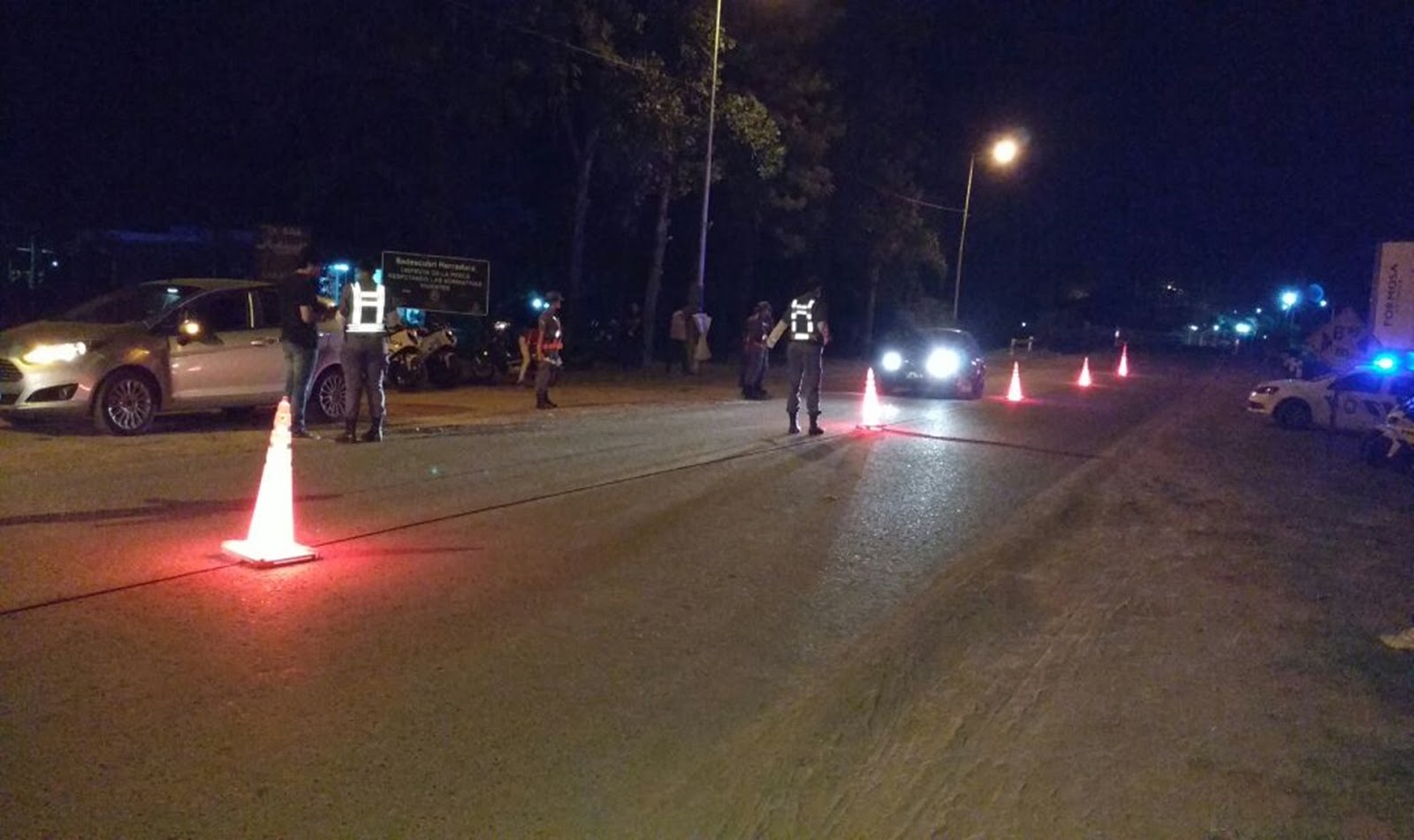 Fuerte operativo en Villa Yacanto: 2 hombres detenidos y 42 motos secuestradas-La Ola Digital