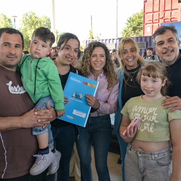 Familias de Córdoba escrituraron sus viviendas