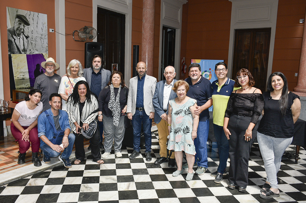 Córdoba Lee, aportes para bibliotecas populares