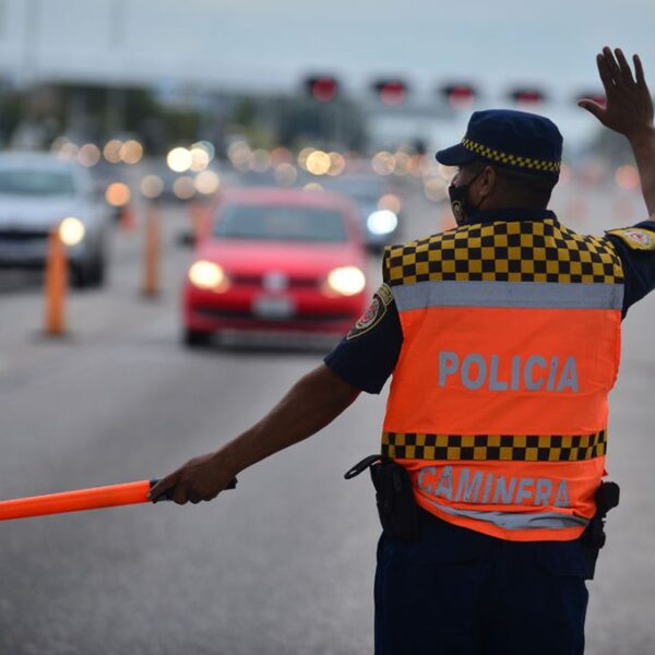 Policía Caminera se capacitará en inglés y lengua de señas-La Ola Digital