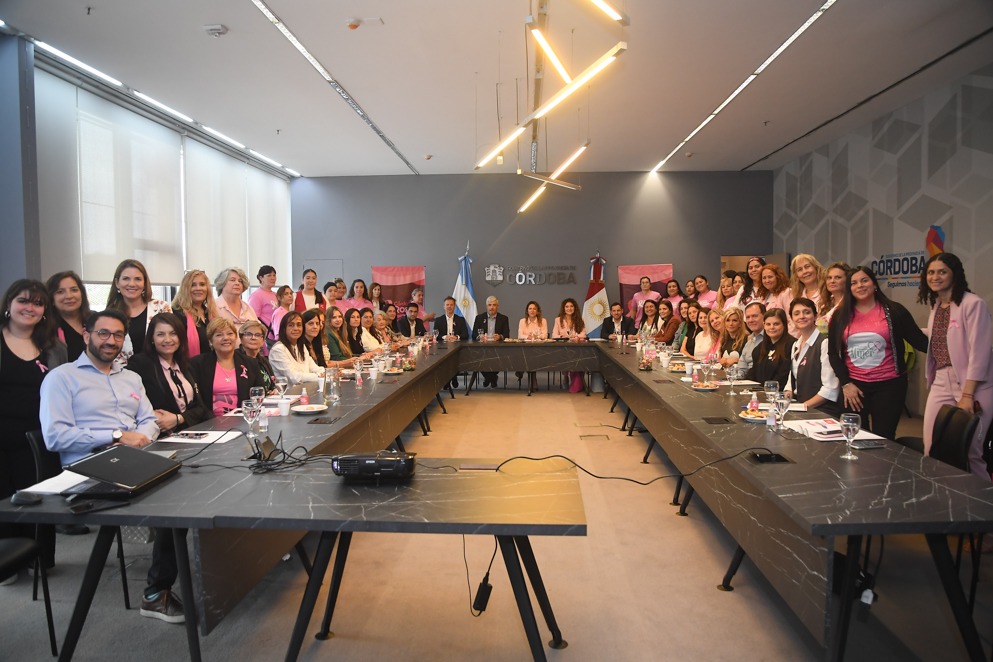 Se presentó la campaña de concientización y control preventivo del cáncer de mama-La Ola Digital