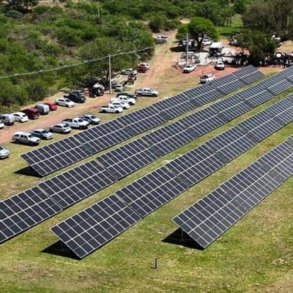 Villa del Dique puso en marcha su primer parque solar comunitario-La Ola Digital