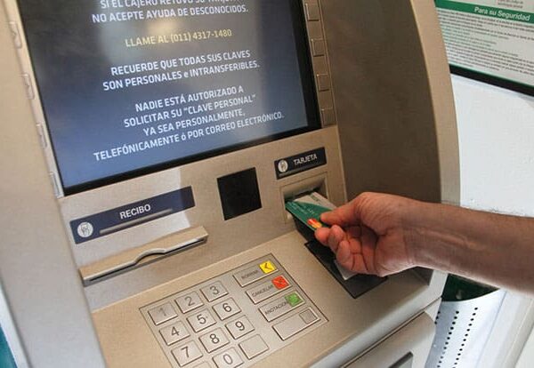 El jueves 18 se pagará el medio aguinaldo a los activos provinciales-La Ola Digital