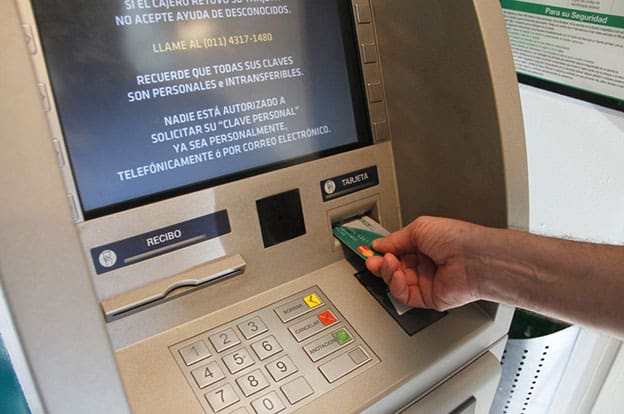 El jueves 18 se pagará el medio aguinaldo a los activos provinciales-La Ola Digital