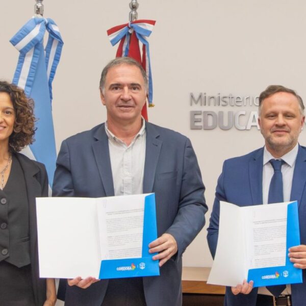 Educación y la Universidad Nacional de Río Tercero firmaron un importante convenio-La Ola Digital