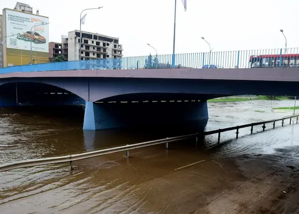 Cortes en la Costanera por inundaciones