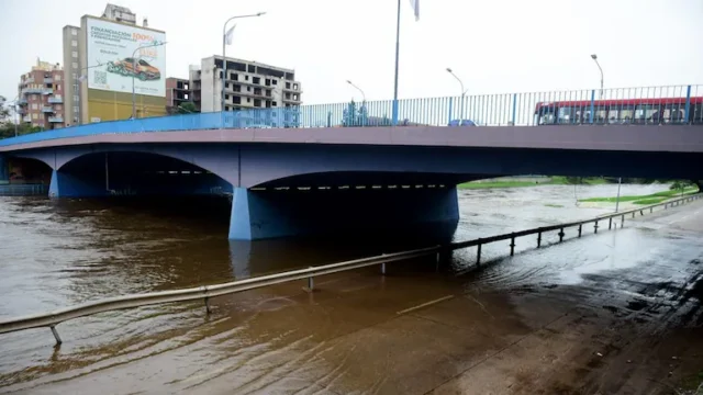 Cortes en la Costanera por inundaciones