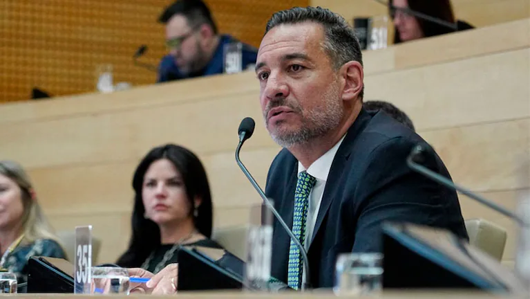 Reestructuración en el gobierno de Llaryora