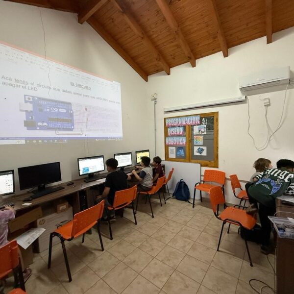 Villa Ciudad Parque propone una colonia tecnológica durante el verano-La Ola Digital