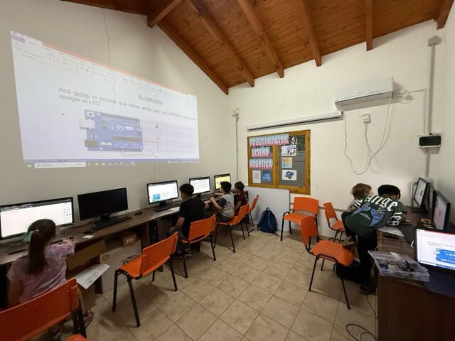 Villa Ciudad Parque propone una colonia tecnológica durante el verano-La Ola Digital