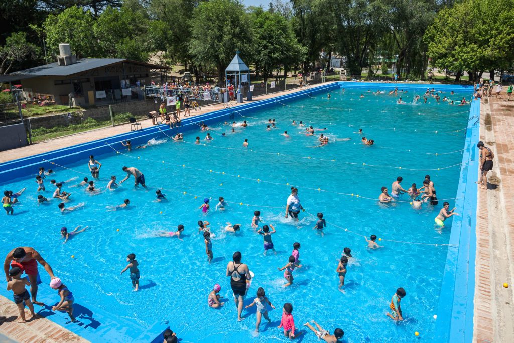 Hoy comienza a funcionar la pileta municipal de Villa General Belgrano-La Ola Digital