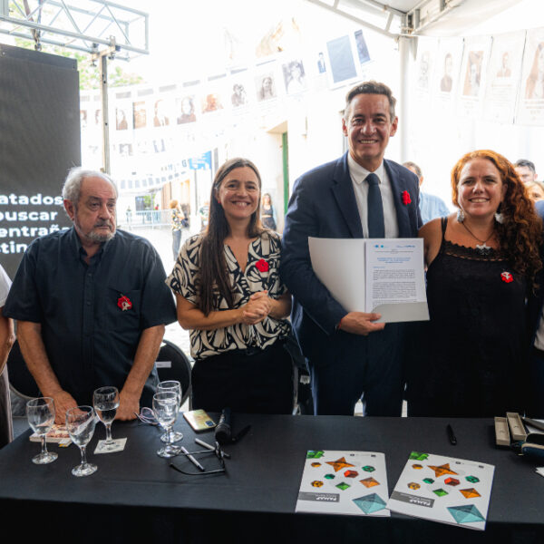 Córdoba firmó un convenio para modernizar el Archivo Provincial de la Memoria-La Ola Digital