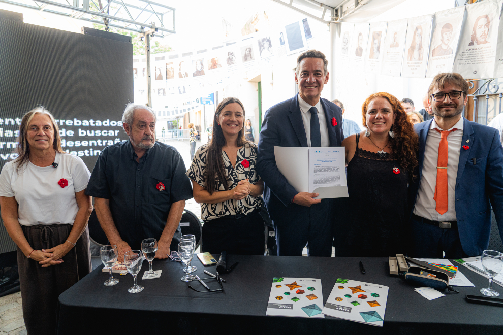Córdoba firmó un convenio para modernizar el Archivo Provincial de la Memoria-La Ola Digital