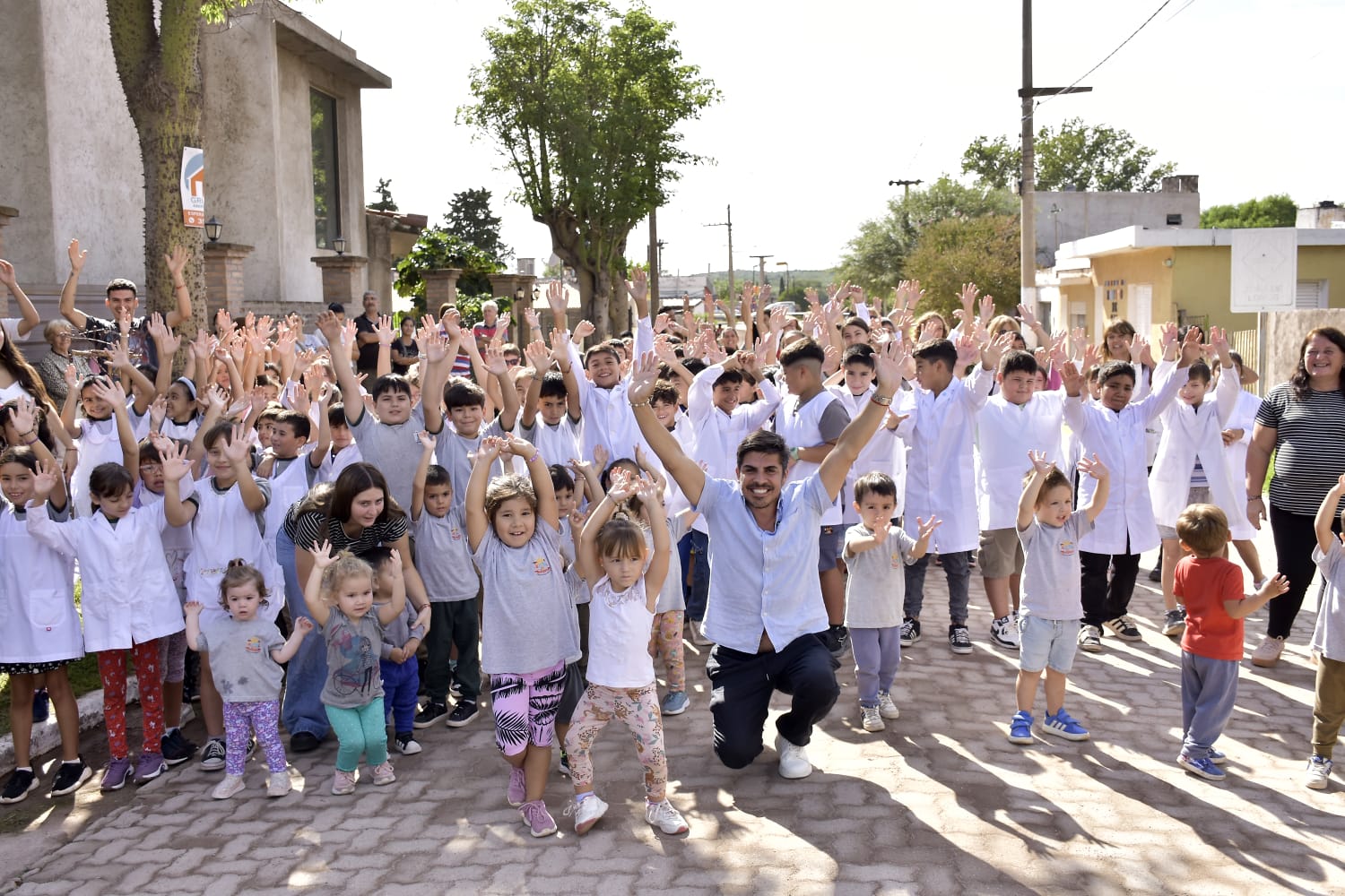 Embalse inaugura 3900 metros cuadrados de adoquines-La Ola Digital