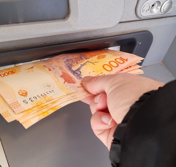 Jubilaciones, pensiones, AUH, AUE, Tarjeta Alimentar: fechas de cobro-La Ola Digital