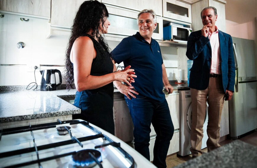 El Gobernador habilitó obras de ampliación de la red de gas natural en Villa General Belgrano-La Ola Digital