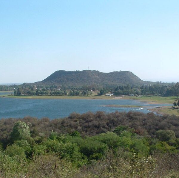 Retiraron más de 300 kilos de residuos del lago de Embalse-La Ola Digital