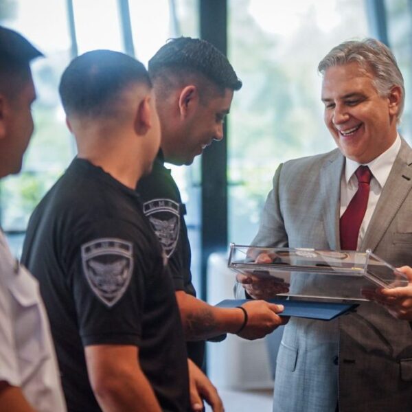 Reconocieron a los policías que hallaron a Esmeralda tras la intensa búsqueda-La Ola Digital