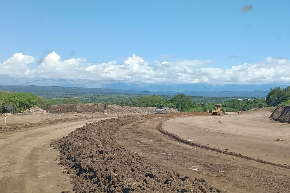 Comenzó la pavimentación de la ruta que une Santa Rosa de Calamuchita con Soconcho-La Ola Digital