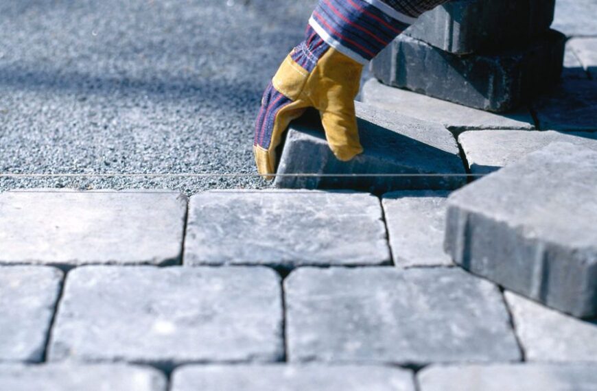 Comenzó el plan de adoquinado en Villa Río Santa Rosa