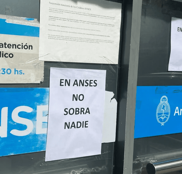 Motosierra brutal en ANSES: 2.500 despidos y un organismo en crisis-La Ola Digital