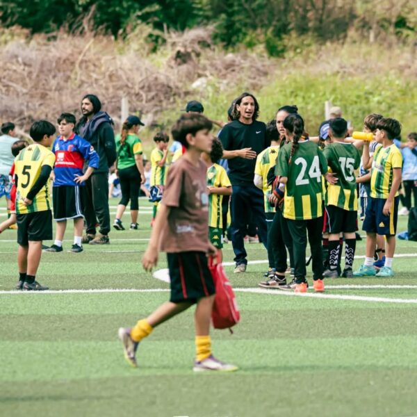 VCP: Más de 160 chicos participaron del Encuentro de Fútbol Infantil en el Polideportivo-La Ola Digital