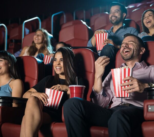 ¿Cuáles son las películas que están en cartelera en el cine de Villa General Belgrano?-La Ola Digital