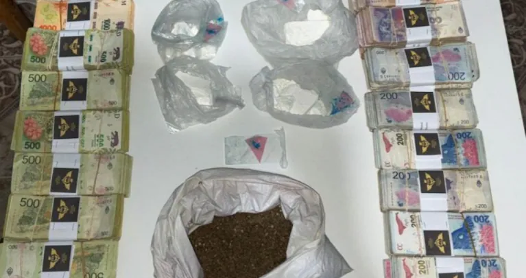 Cuatro detenidos con más de 2 mil dosis de cocaína