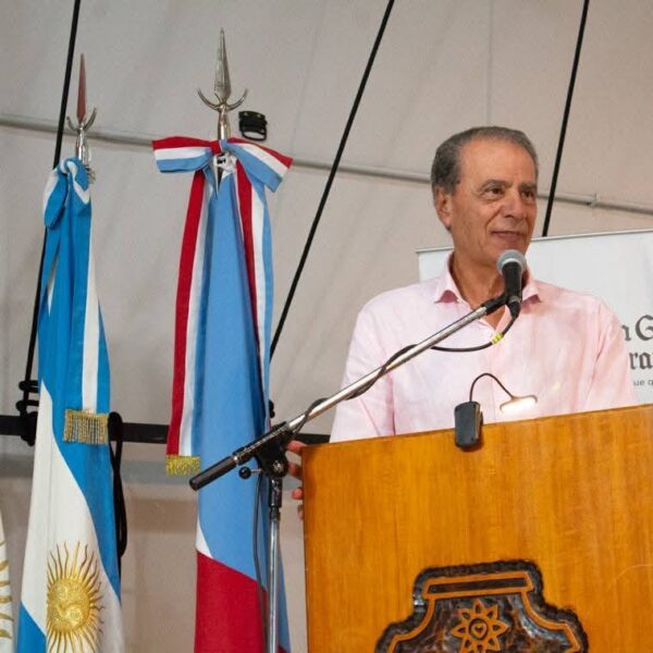 Santarelli lidera el ranking provincial de intendentes con mayor imagen positiva-La Ola Digital