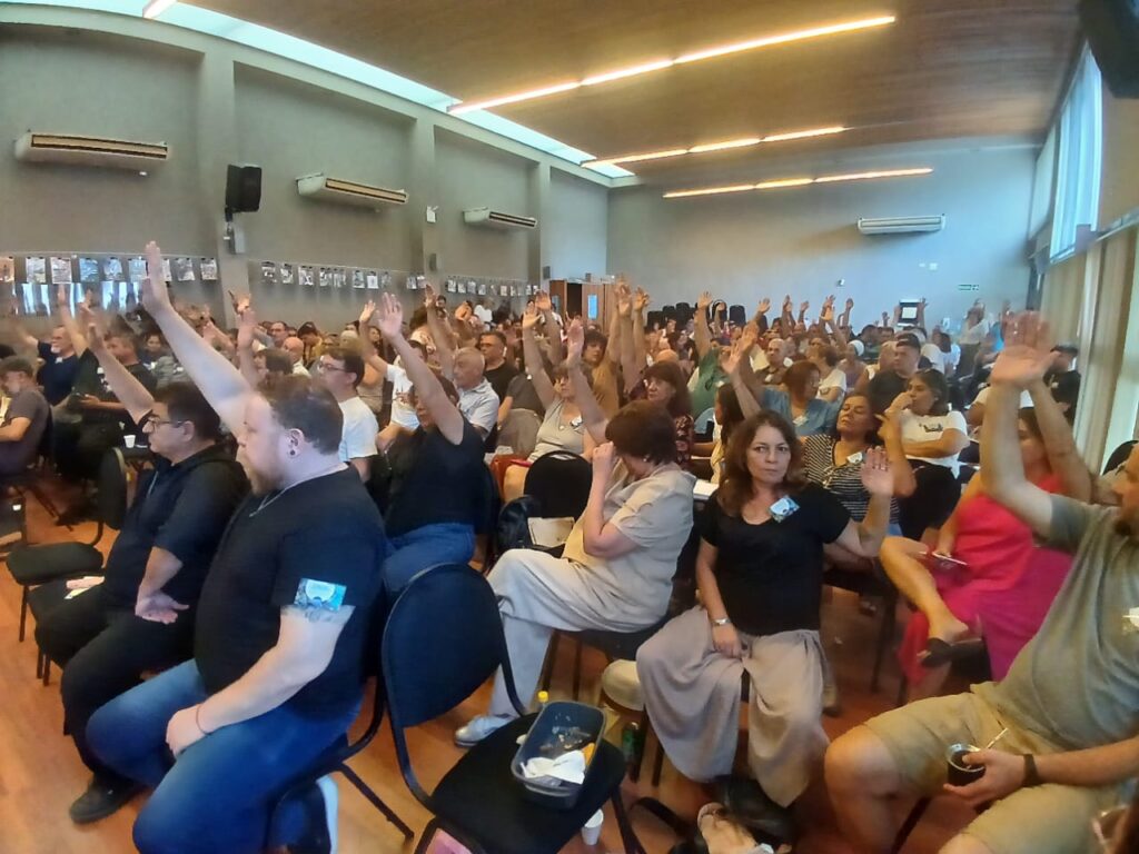 Docentes cordobeses lanzan paro de 72 horas tras rechazar la oferta salarial del Gobierno-La Ola Digital