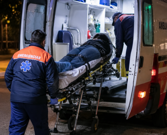 Una joven motociclista resultó herida tras un choque con una camioneta en Santa Rosa-La Ola Digital