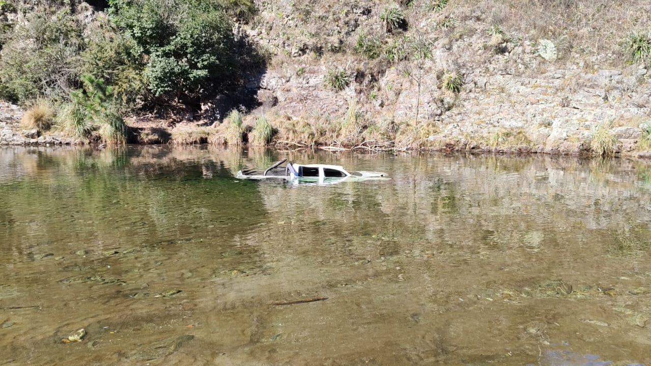 Extrajeron una camioneta del río Durazno en Villa Yacanto-La Ola Digital