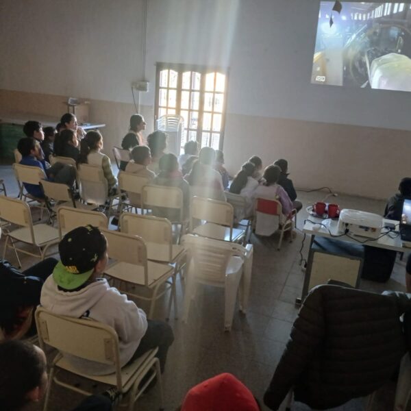 Villa Amancay recibió una charla educativa sobre reciclado y separación de residuos