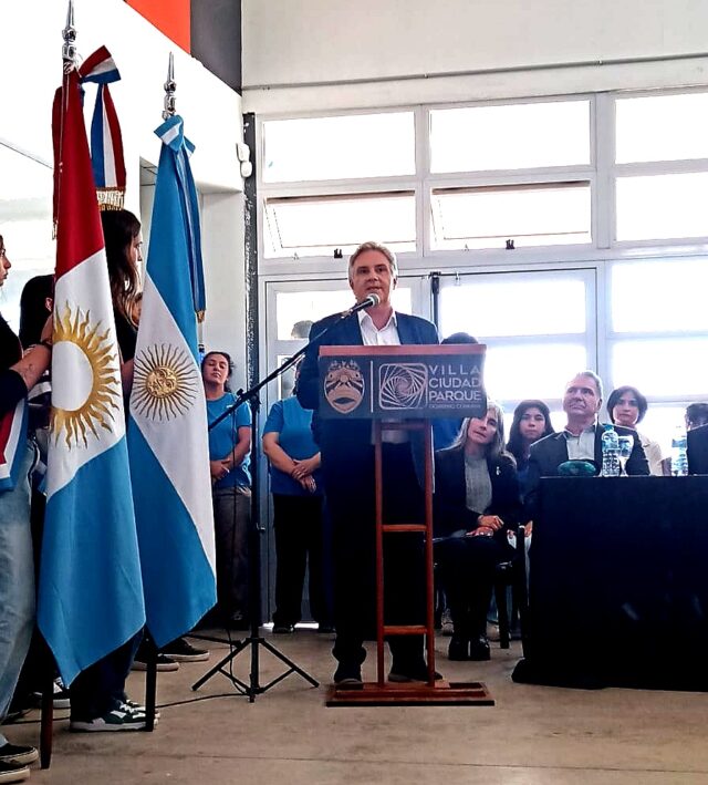 Llaryora inauguró dos escuelas en Calamuchita y reforzó la inversión educativa en el interior-La Ola Digital