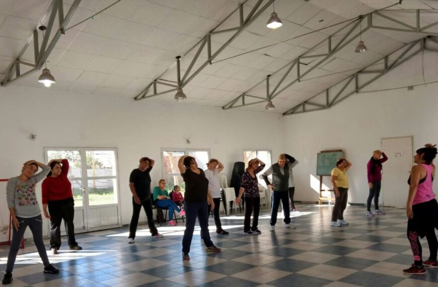 San Ignacio suma talleres gratuitos para personas mayores con el programa Caja 427+