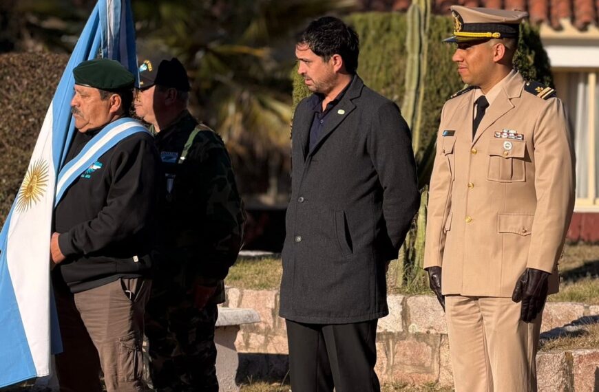 Villa del Dique conmemoró el Día de la Bandera con un emotivo acto en el Parador Almirante Brown
