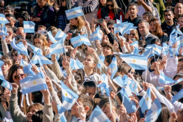Córdoba: las escuelas podrán ver los partidos de la Selección Argentina durante el Mundial 2026 sin suspender las clases-La Ola Digital