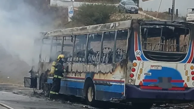 Se incendió un colectivo interurbano