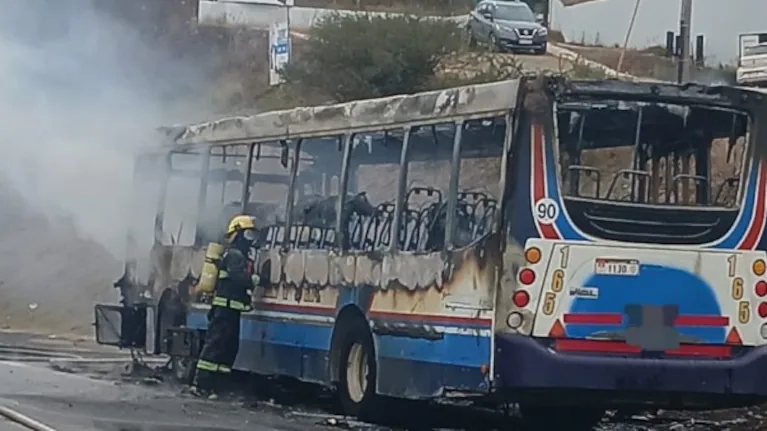 Se incendió un colectivo interurbano