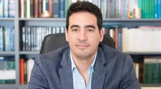 Adrián Ravier será en nuevo vocero presidencial de Milei-La Ola Digital