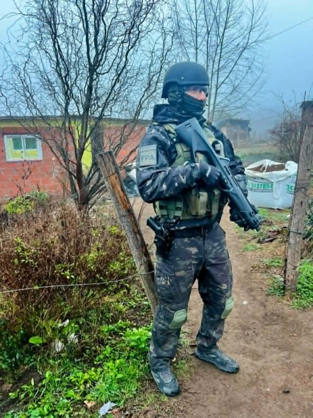 Golpe al narcomenudeo en Villa Yacanto: cuatro detenidos y cuatro kioscos de droga desbaratados-La Ola Digital