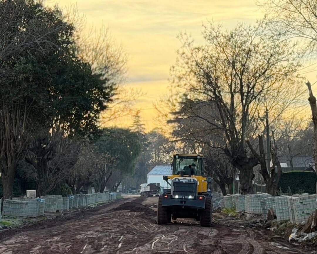 Villa del Dique avanza con el adoquinado de calle Sarmiento-La Ola Digital