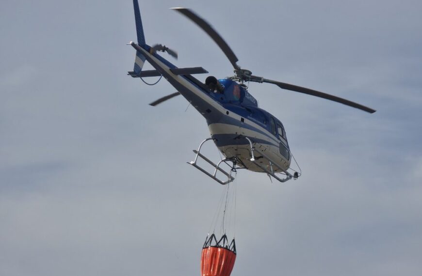 Córdoba reforzó la vigilancia aérea con helicóptero y aviones hidrantes ante el riesgo extremo de incendios-La Ola Digital