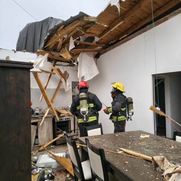 ¡Estruendo y susto en Villa del Dique! Explotó una vivienda