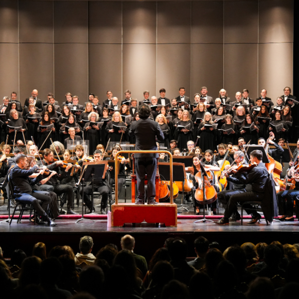 La Orquesta Sinfónica y al Coro Polifónico de Córdoba