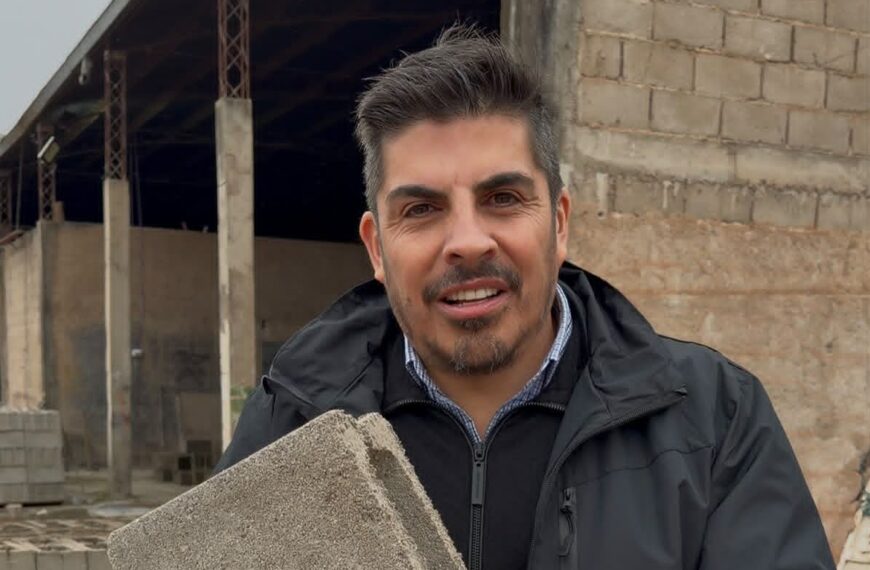 Embalse fabrica blocks para ayudar a las familias a mejorar sus viviendas